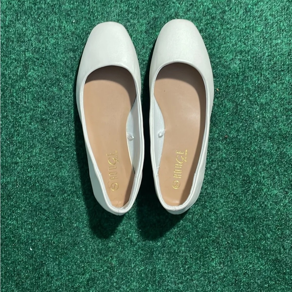 Cream Flats